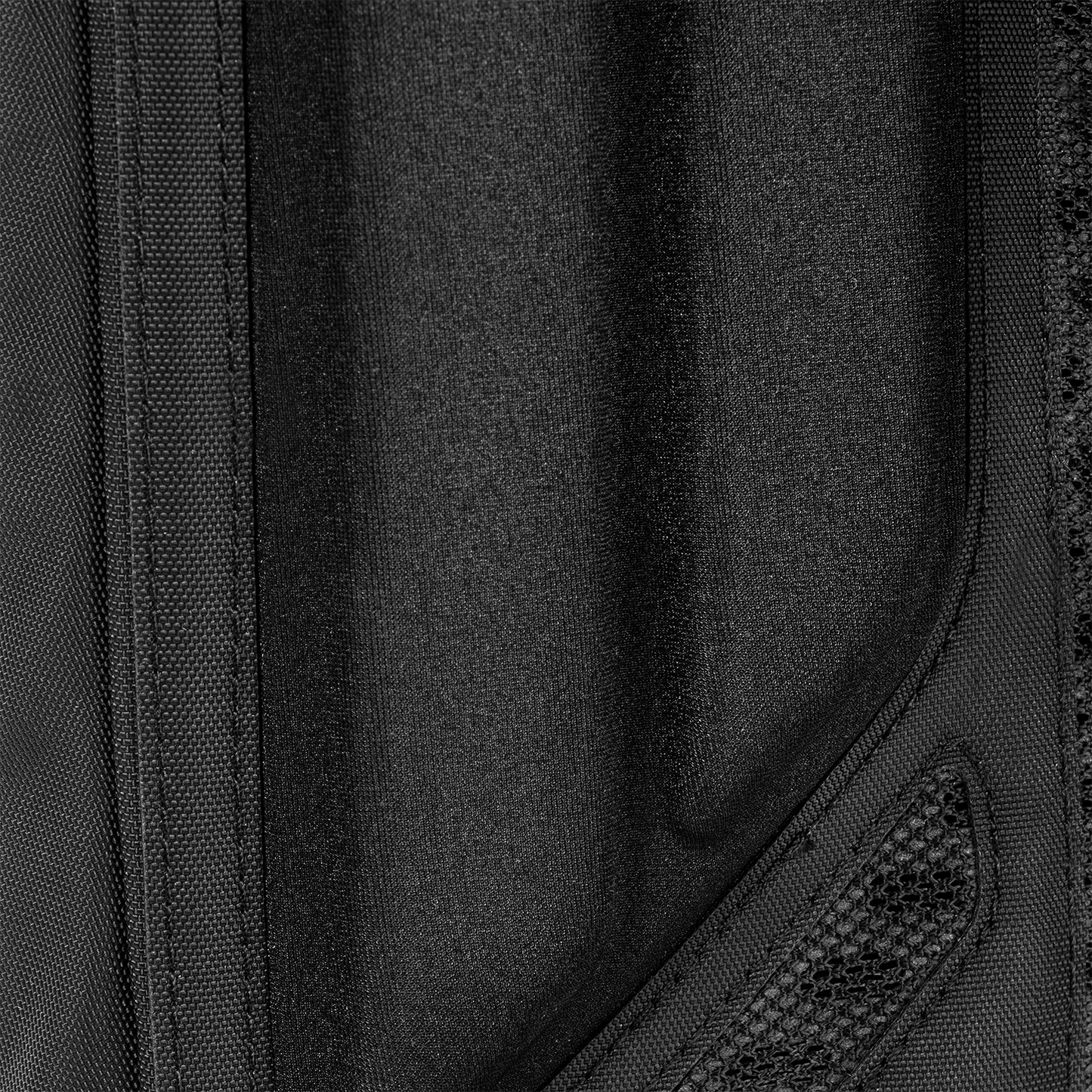 paragon-hydration-pack-l8 Paragon_Black_Texture.png