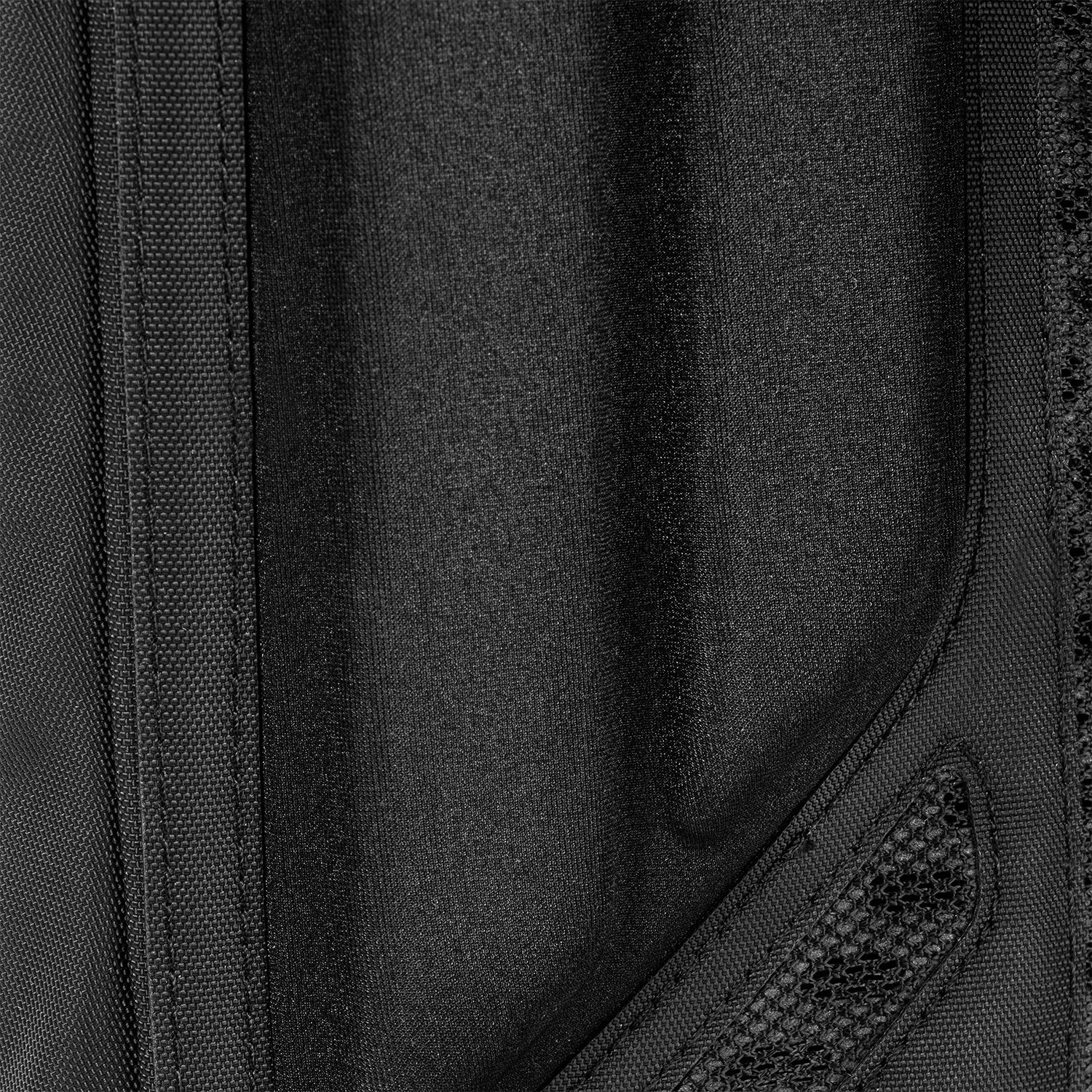 paragon-hydration-pack-l8 Paragon_Black_Texture.png