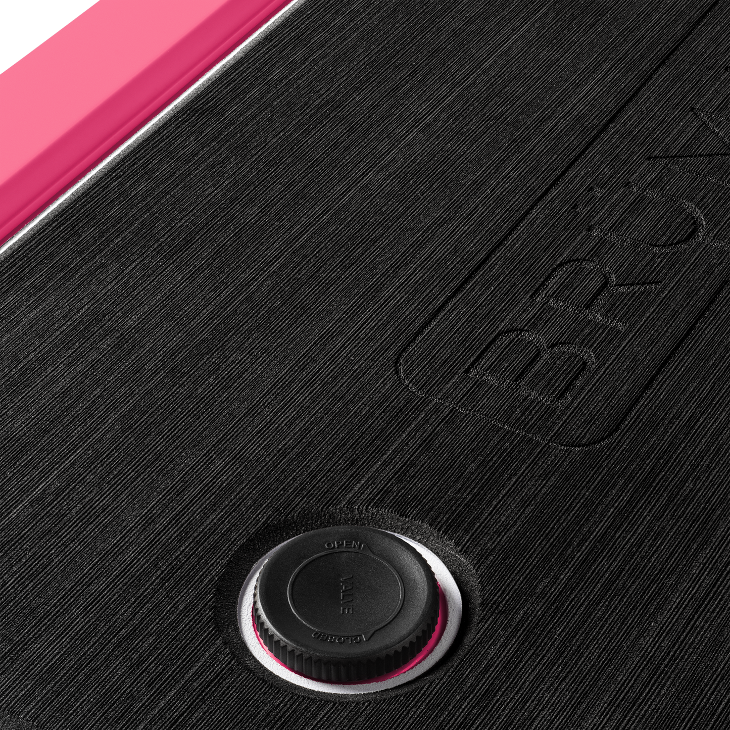 brutank-i4 brutank-55qt-neonpink-vent.png
